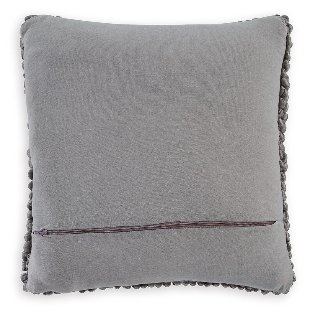 Aavie Pillow (4/CS)