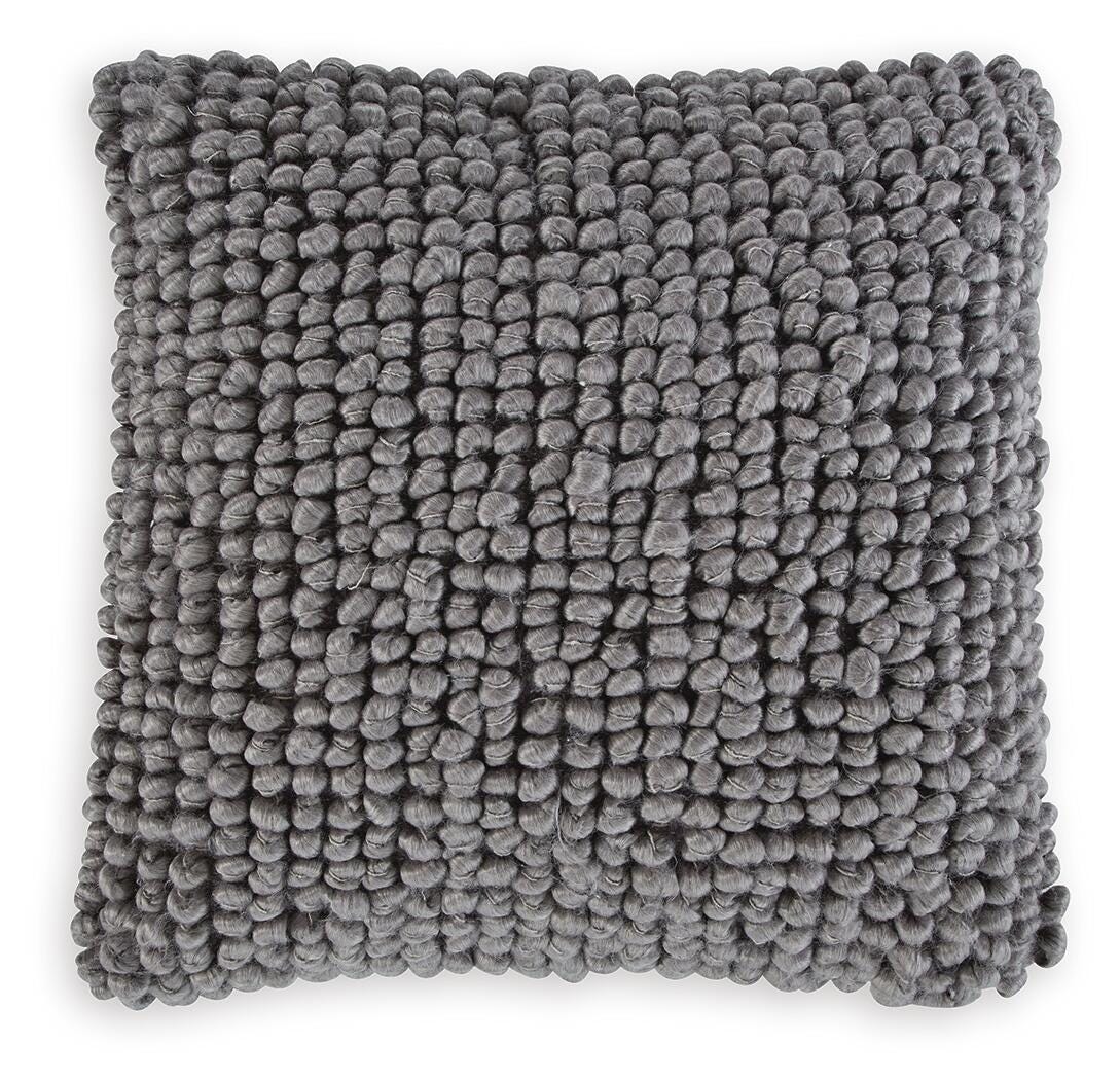 Aavie Pillow (4/CS)
