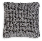 Aavie Pillow (4/CS)