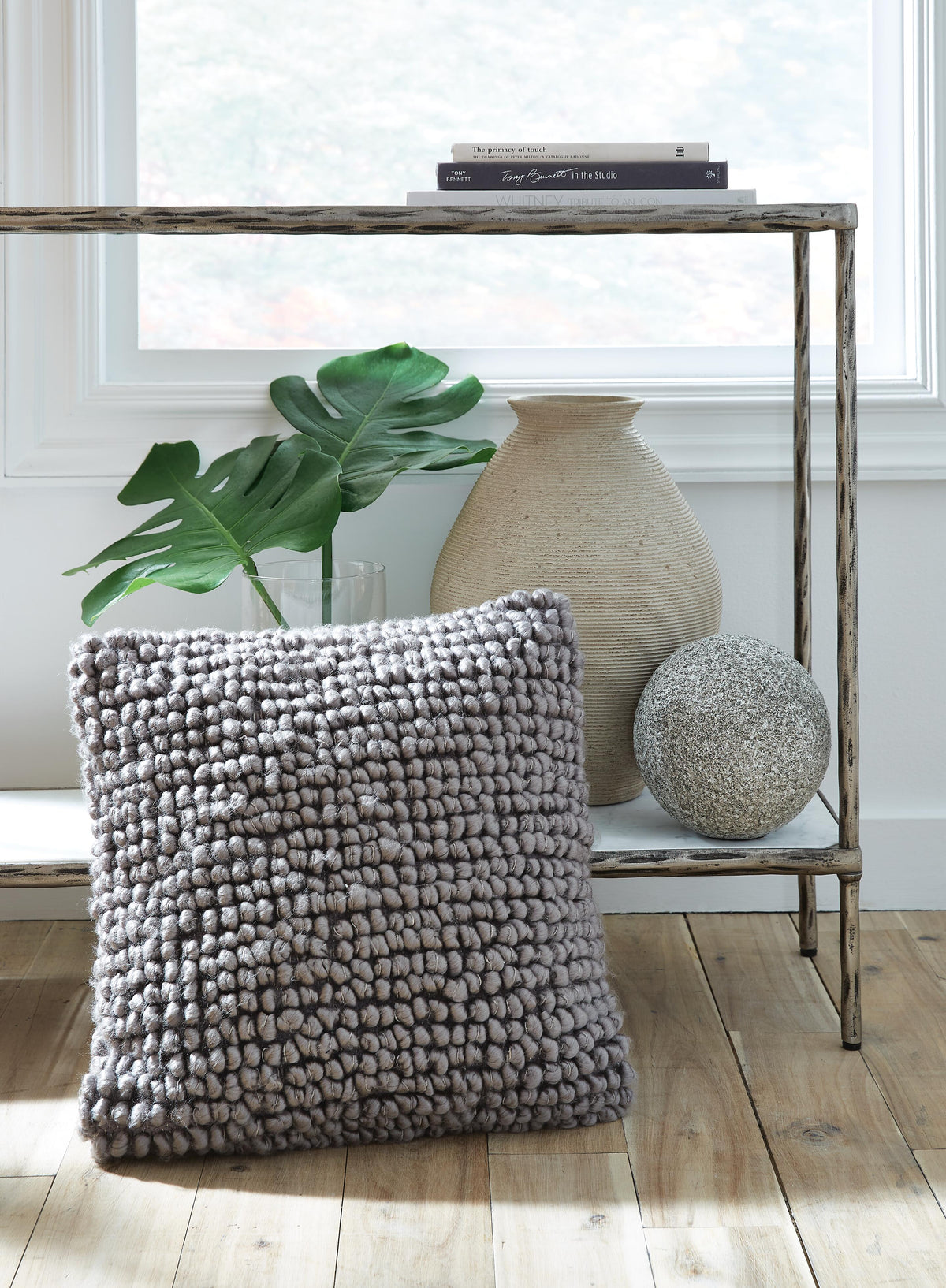 Aavie Pillow (4/CS)