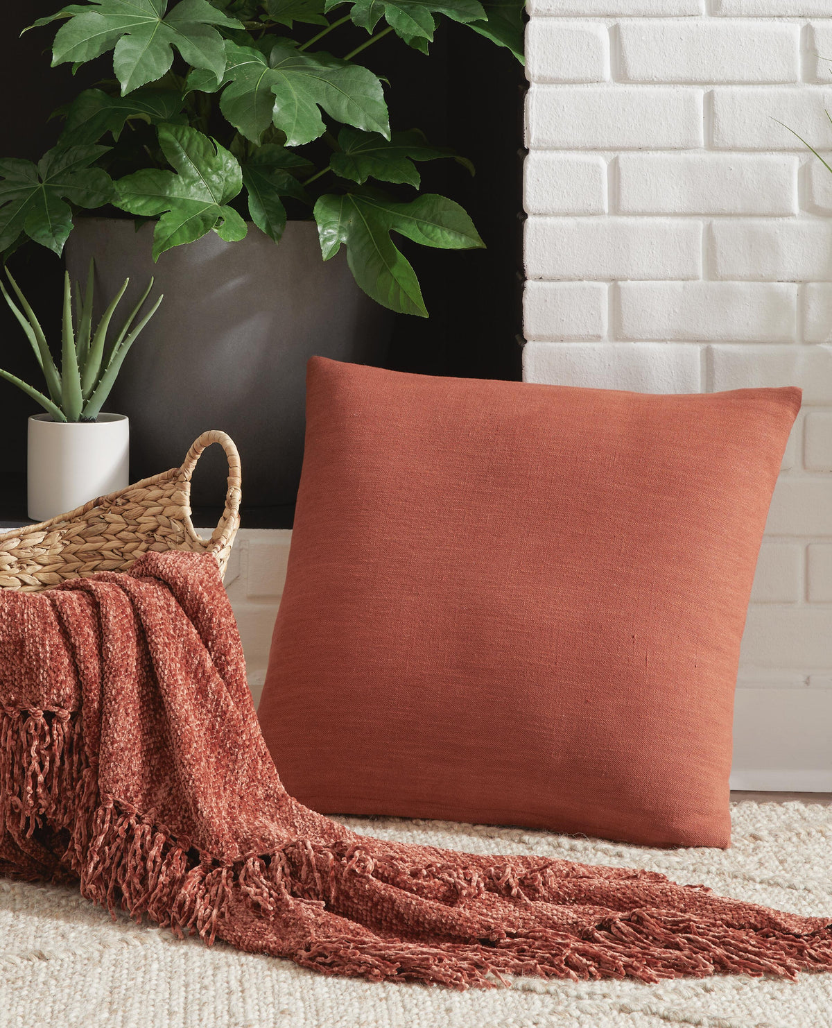 Thaneville Pillow (4/CS)