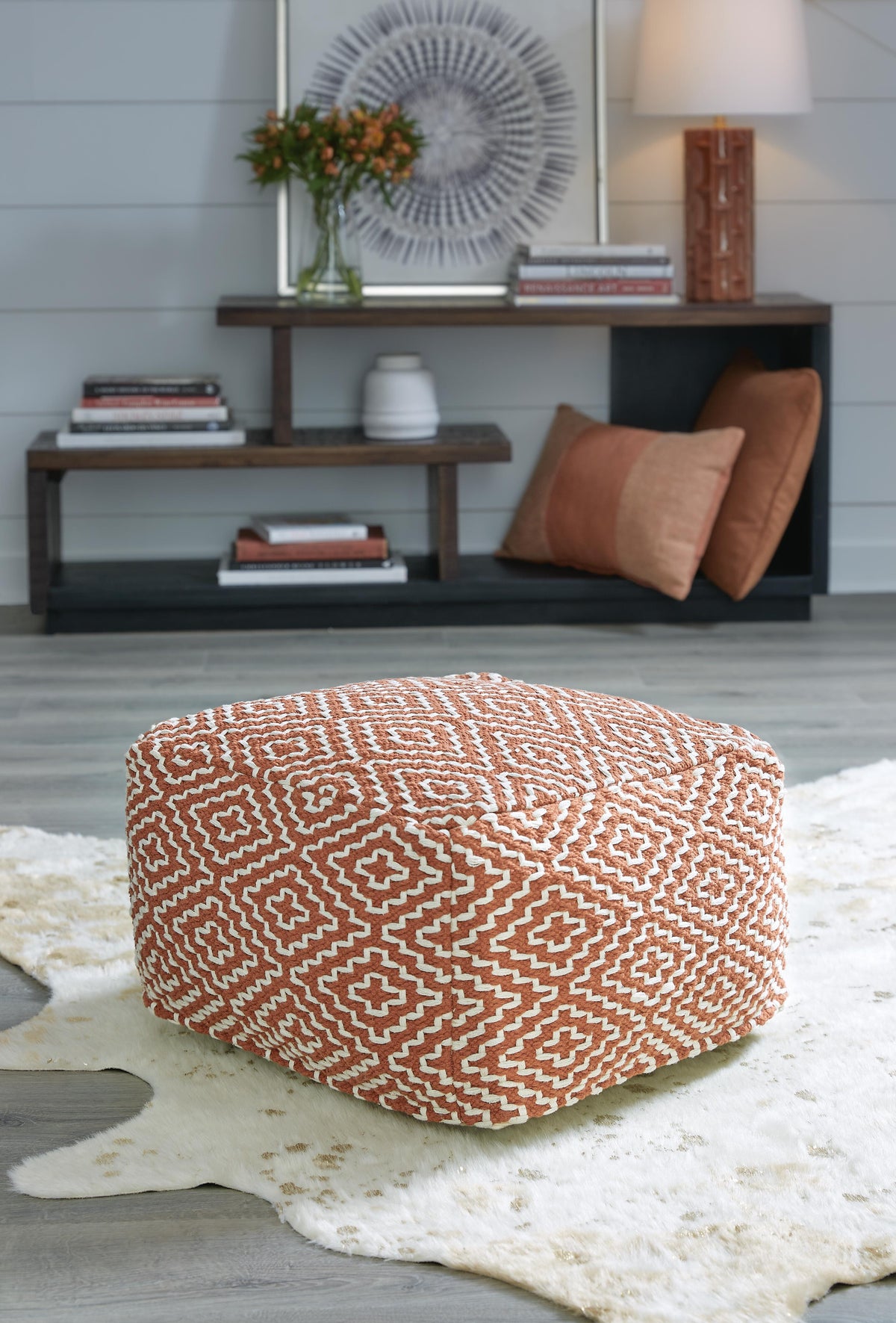 Brynnsen Pouf