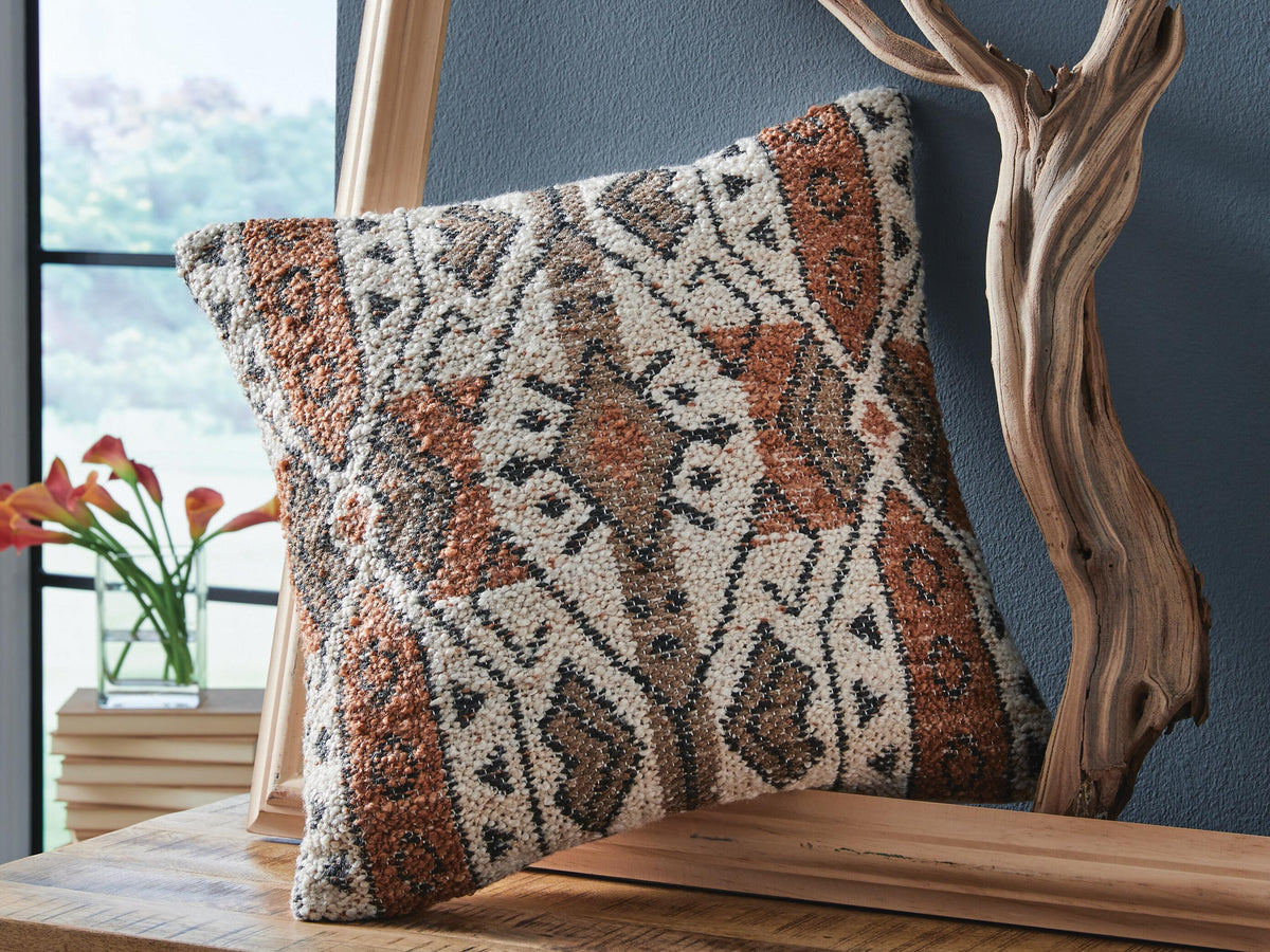 Kierenworth Pillow (4/CS)