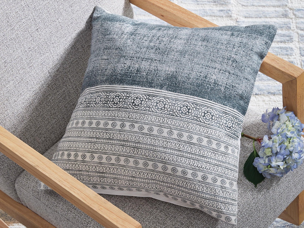 Harperville Pillow (4/CS)