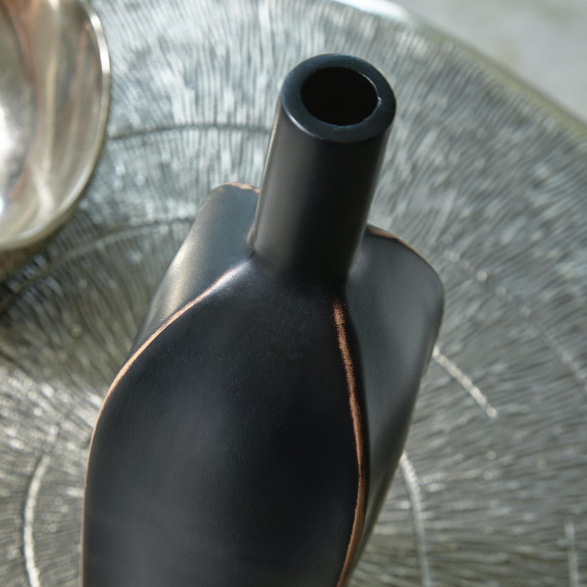 Rhaveney Vase (3/CS)