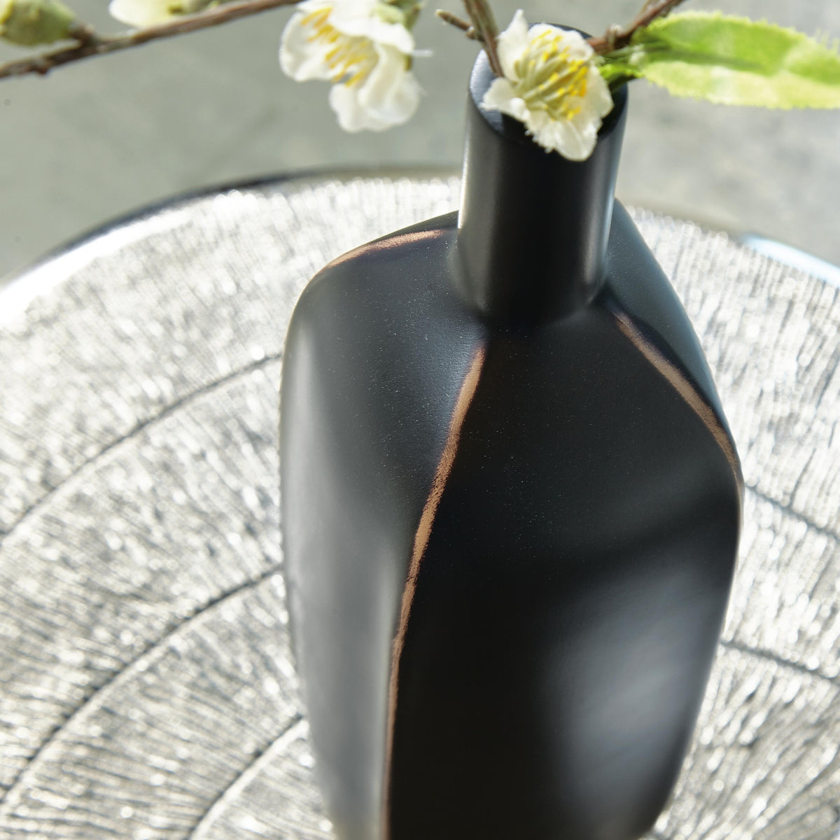 Rhaveney Vase (3/CS)