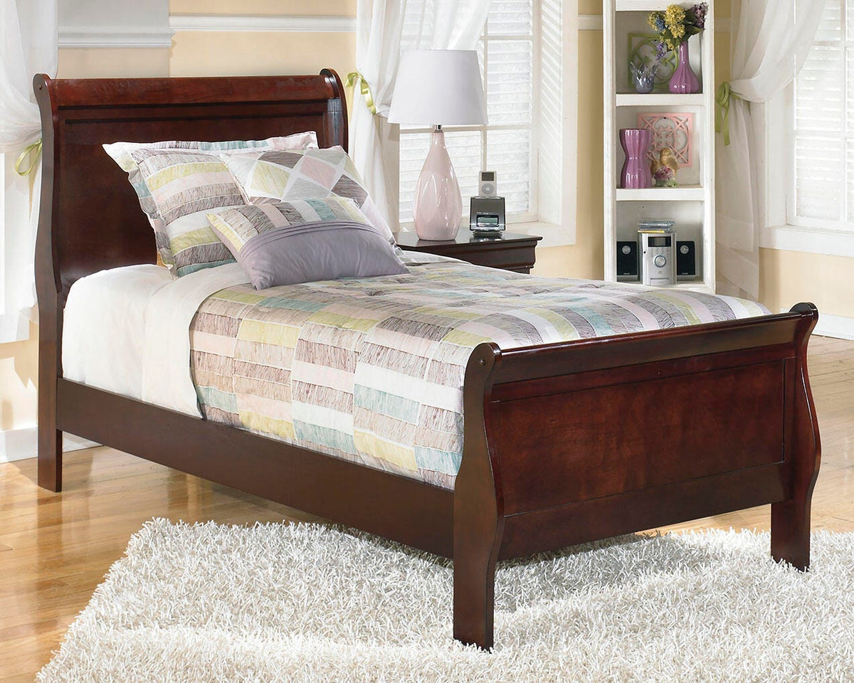 Alisdair Queen Sleigh Bed