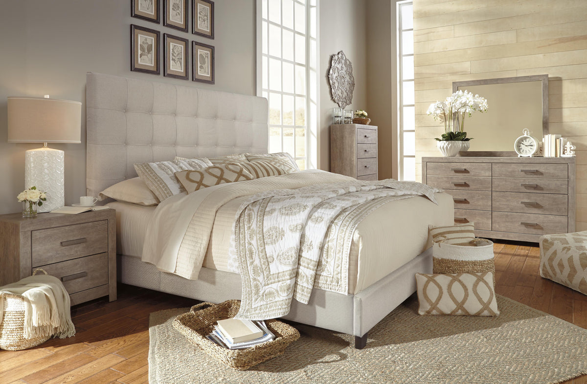 Dolante Upholstered Bed - Queen