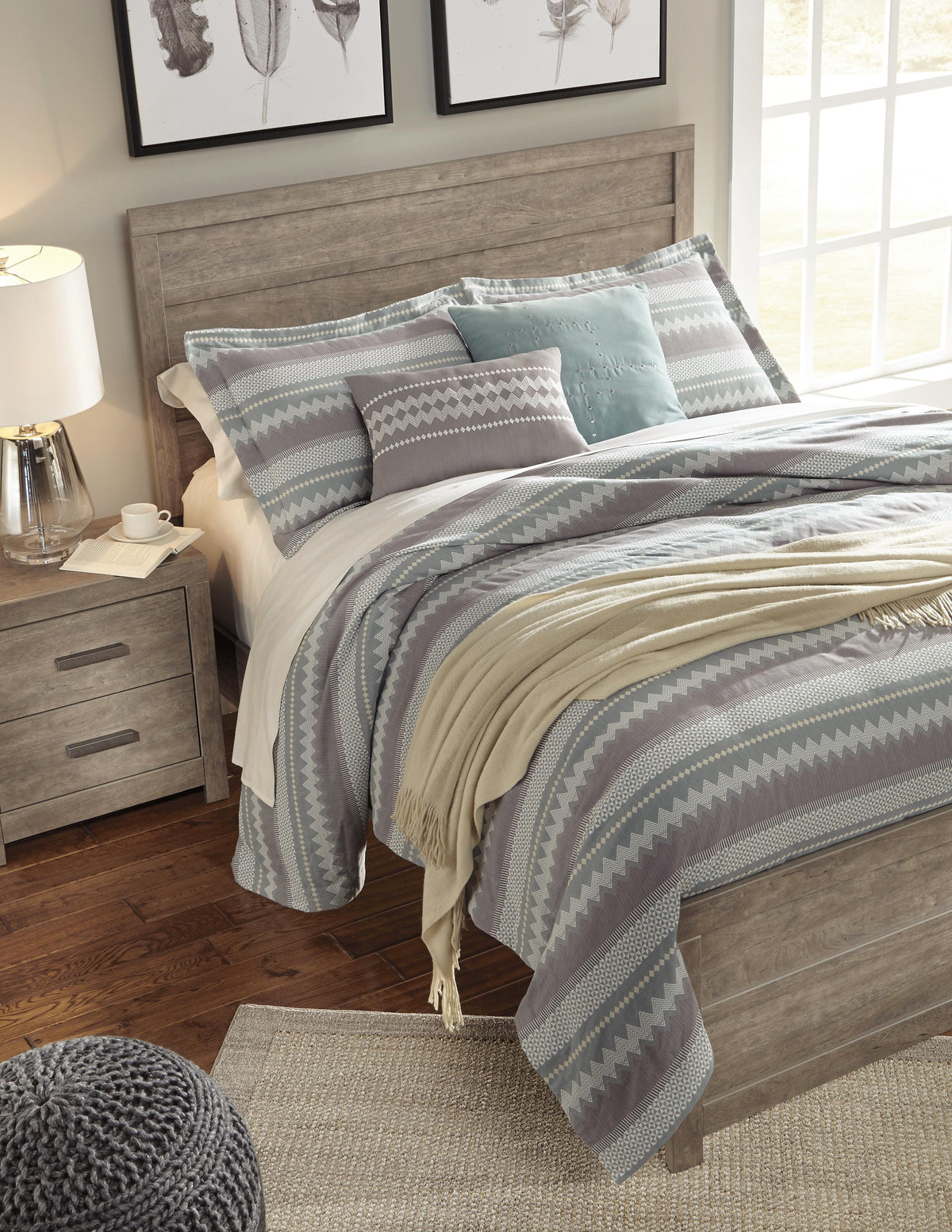 Culverbach Queen Panel Bed