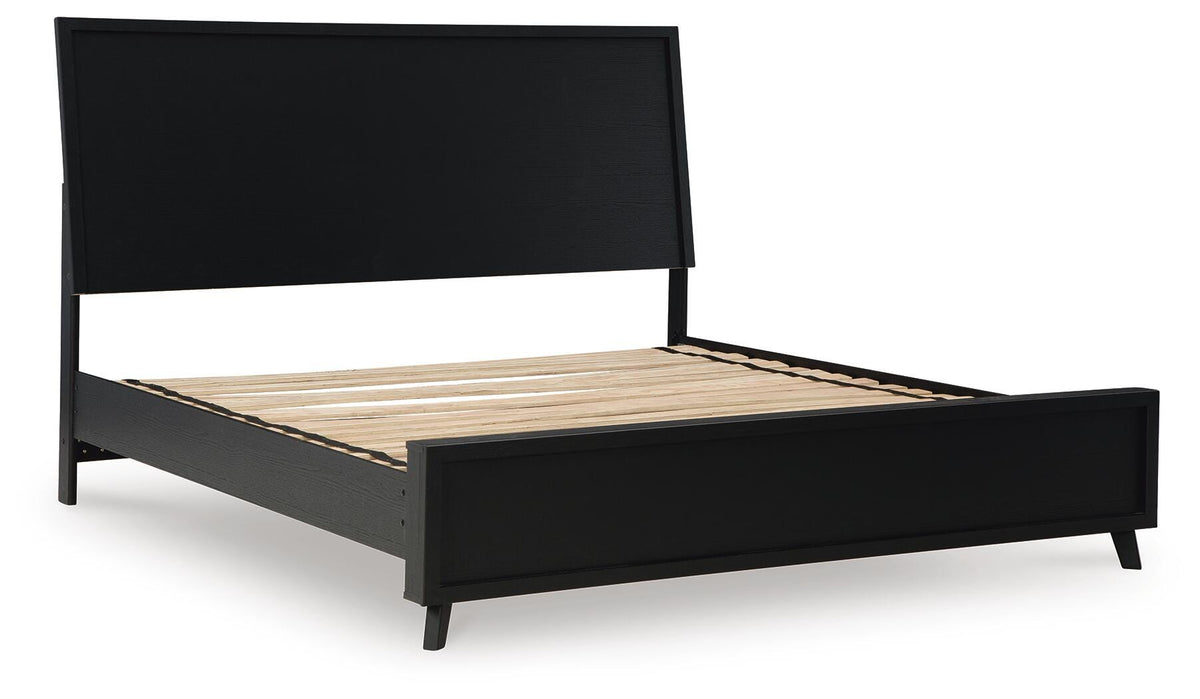 Danziar Queen Panel Bed