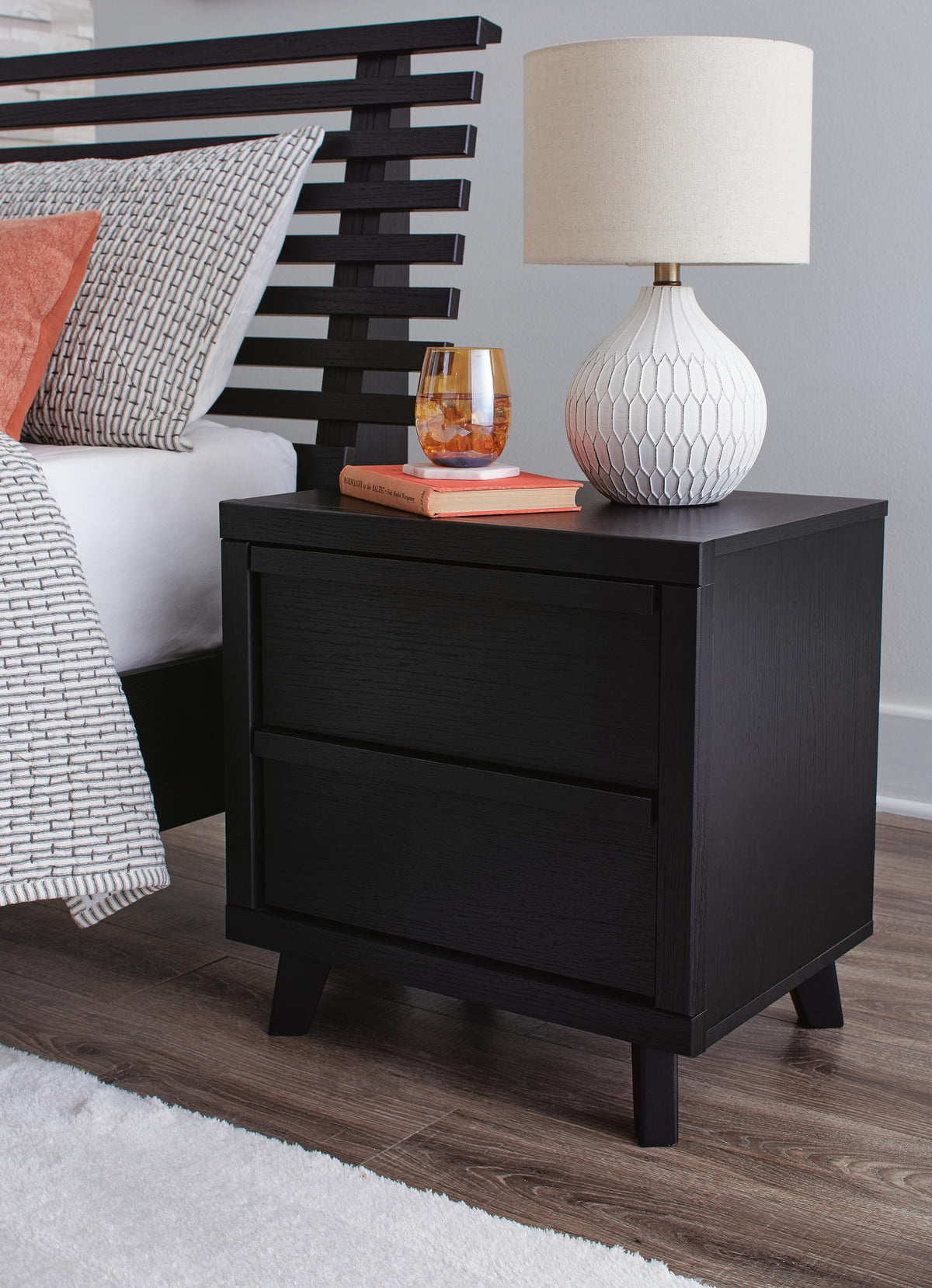 Danziar Queen Panel Platform Bed and 2 Nightstands