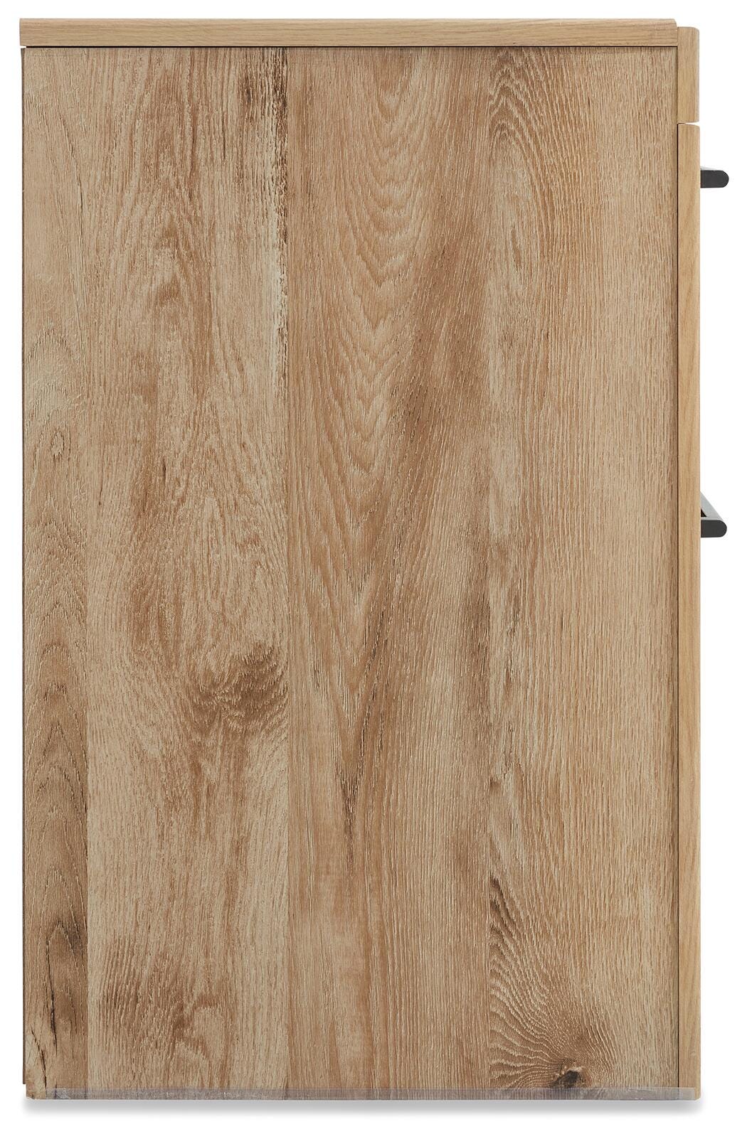 Hyanna King Panel Bed, 2 Chests and 2 Nightstands