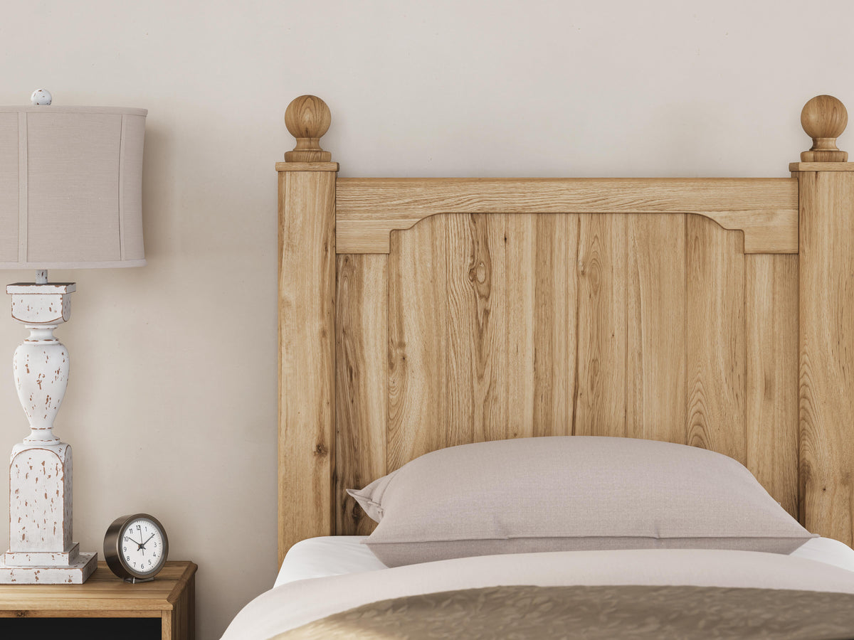 Aleaport Twin Panel Bed, Dresser and Mirror