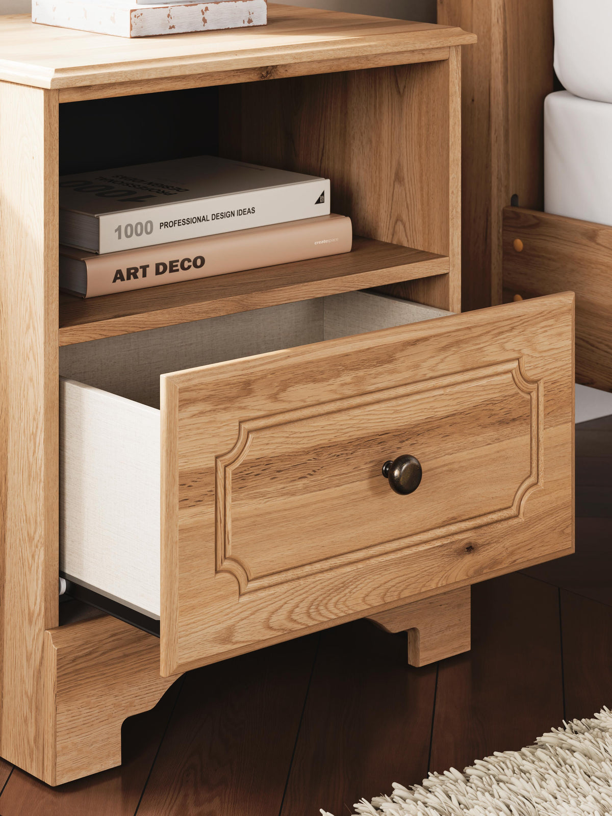 Aleaport Queen Panel Bed, Dresser, Mirror and Nightstand