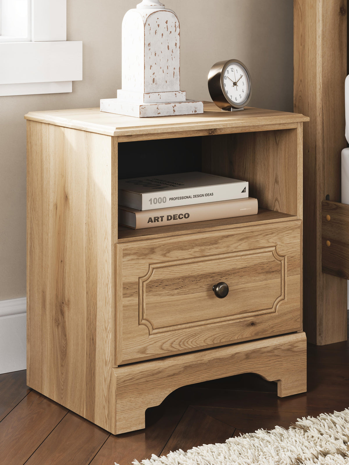 Aleaport King Panel Bed, Dresser, Mirror and Nightstand