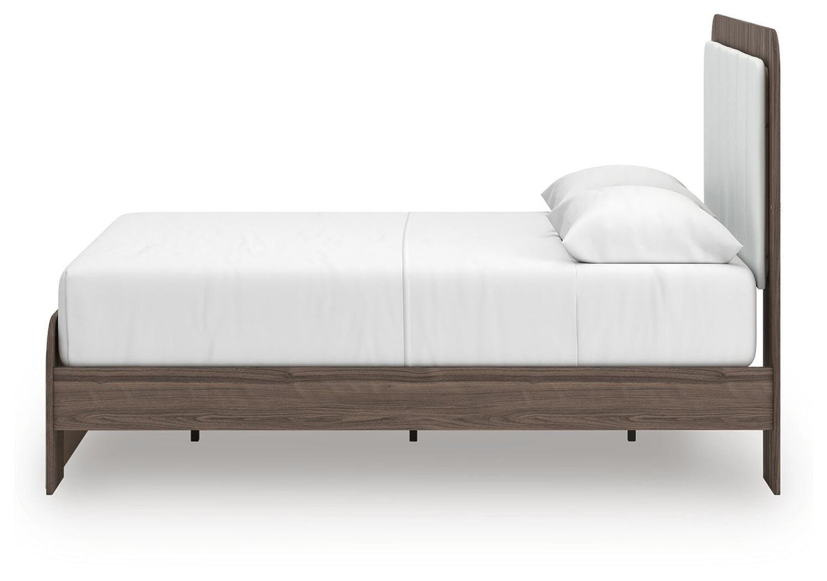 Kendanport Queen Upholstered Bed and 2 Nightstands