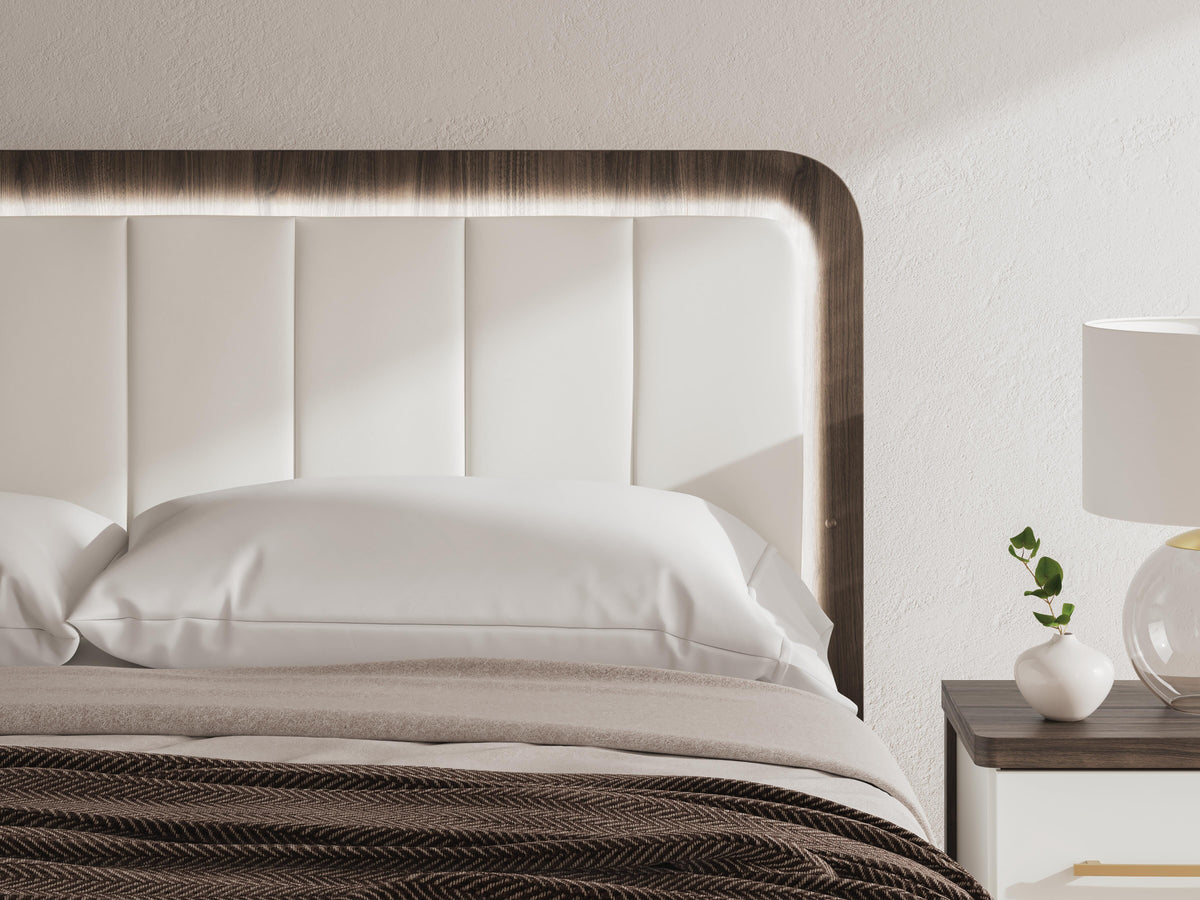 Kendanport King Platform Bed, Dresser, Mirror and Nightstand