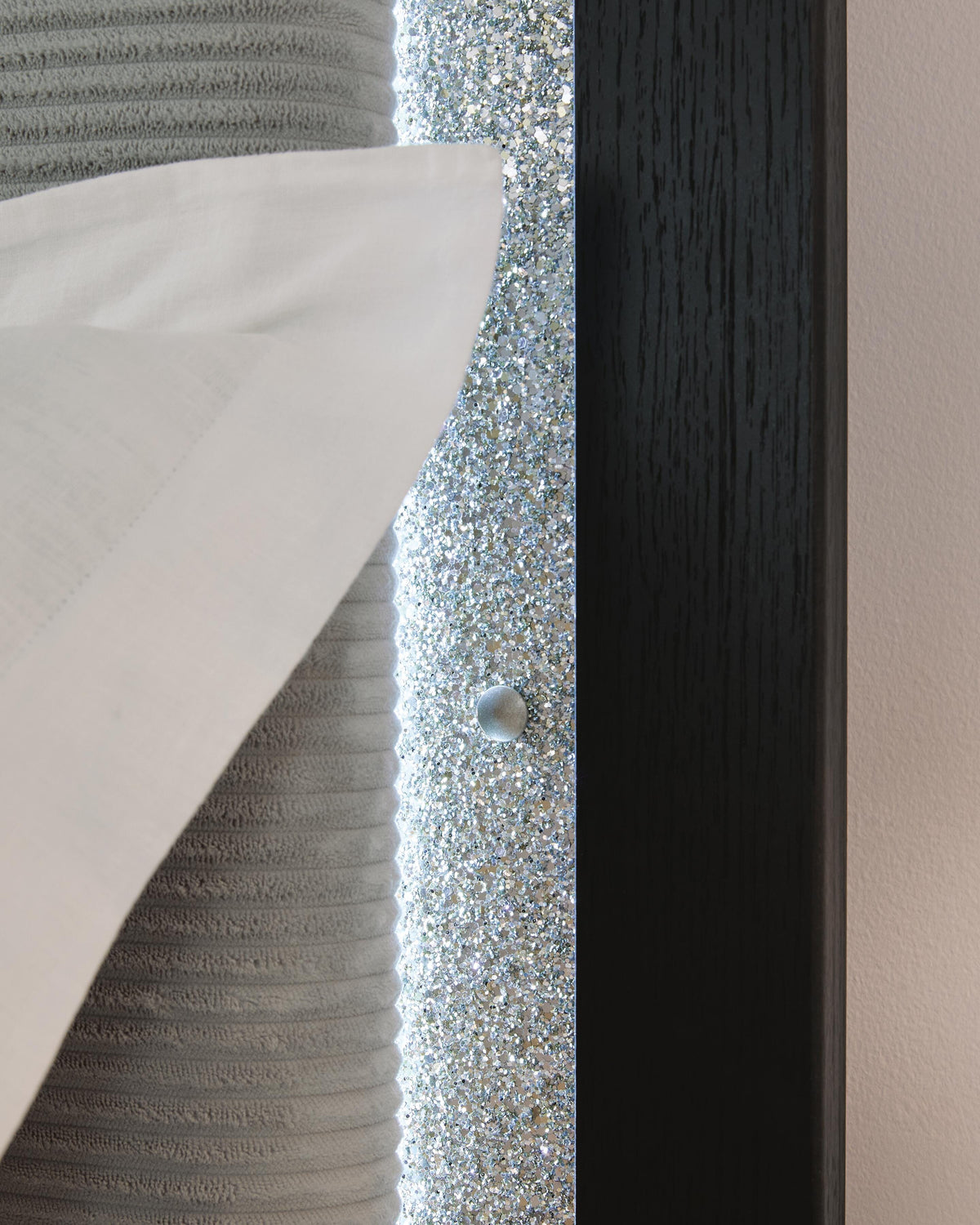 Maeling Queen Upholstered Panel Bed
