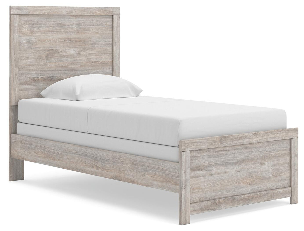 Broachmyn Queen Panel Bed
