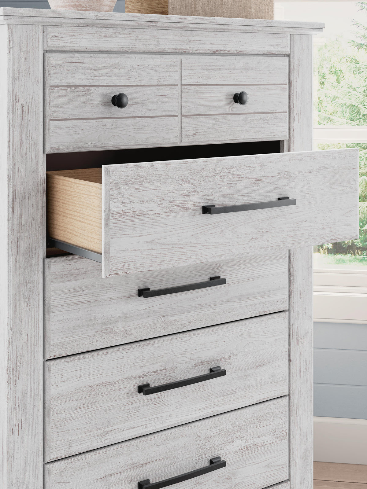 Makidern Five Drawer Chest