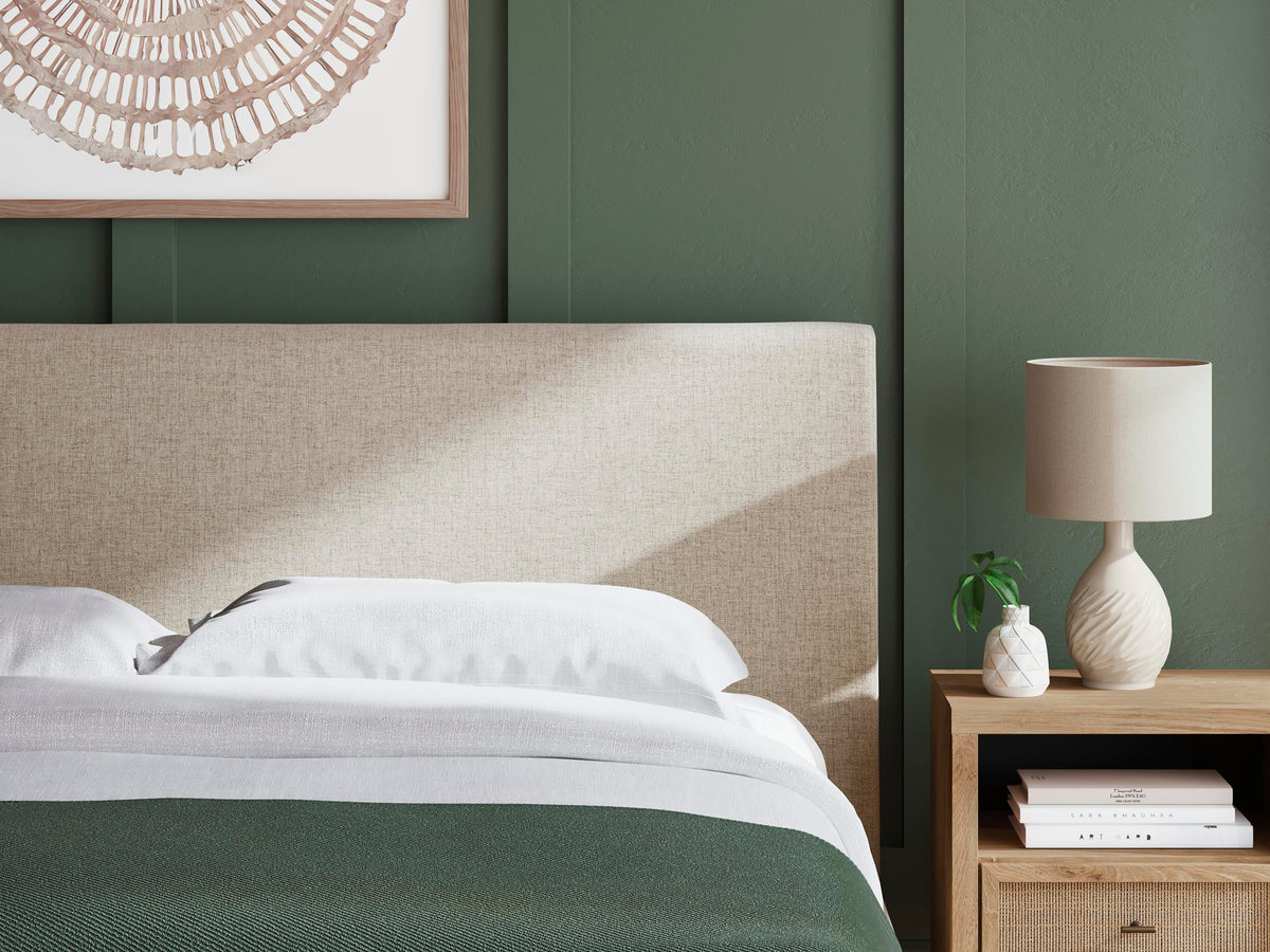 Cielden Queen UPH Bed w/Roll Slats