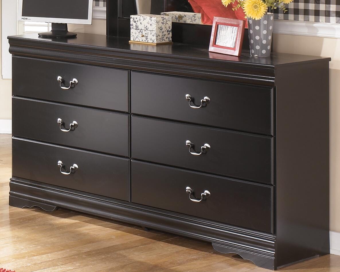 Huey Vineyard Full Sleigh Bed and Dresser