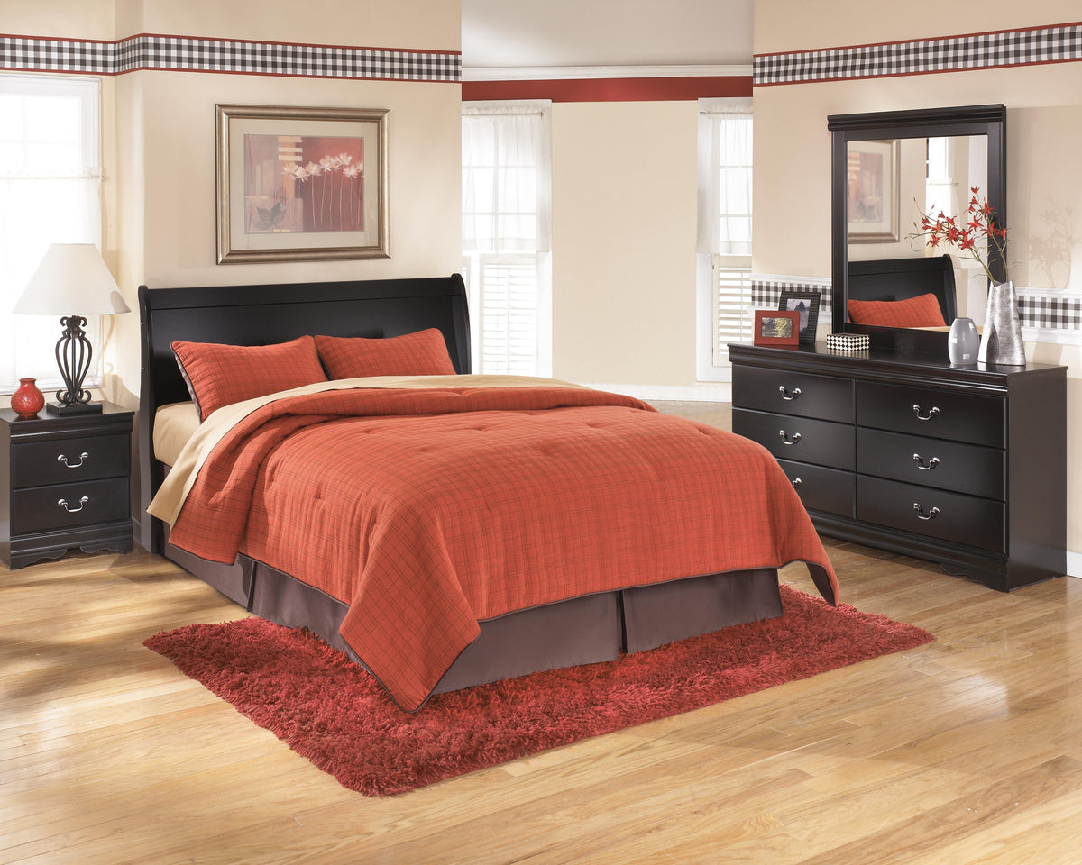 Huey Vineyard Queen Sleigh Headboard, Dresser, Mirror and Nightstand