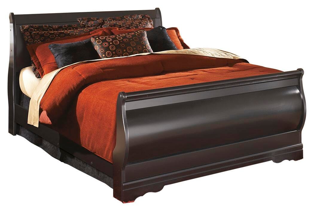 Huey Vineyard Queen Sleigh Bed with Dresser, Mirror, Chest and Nightstand