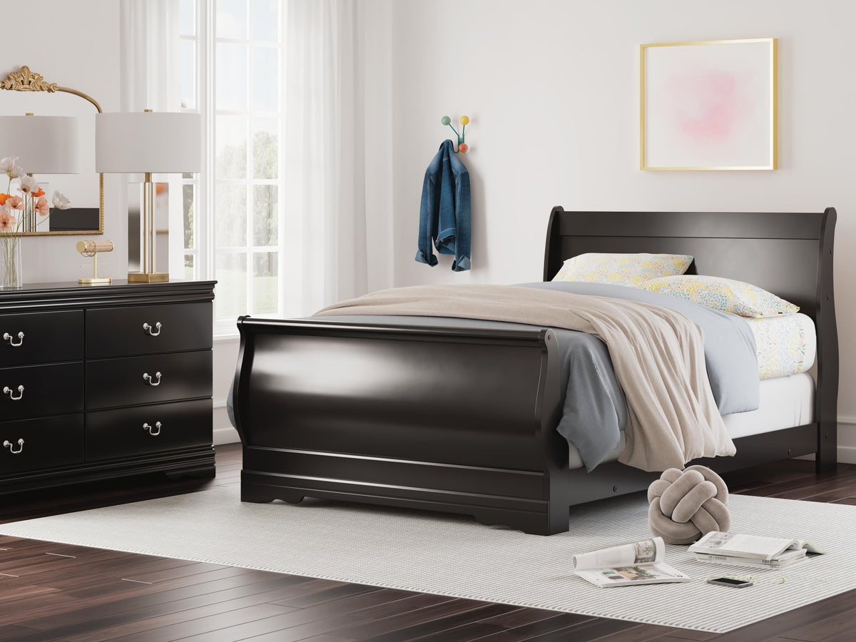 Huey Vineyard Sleigh Bed - Full