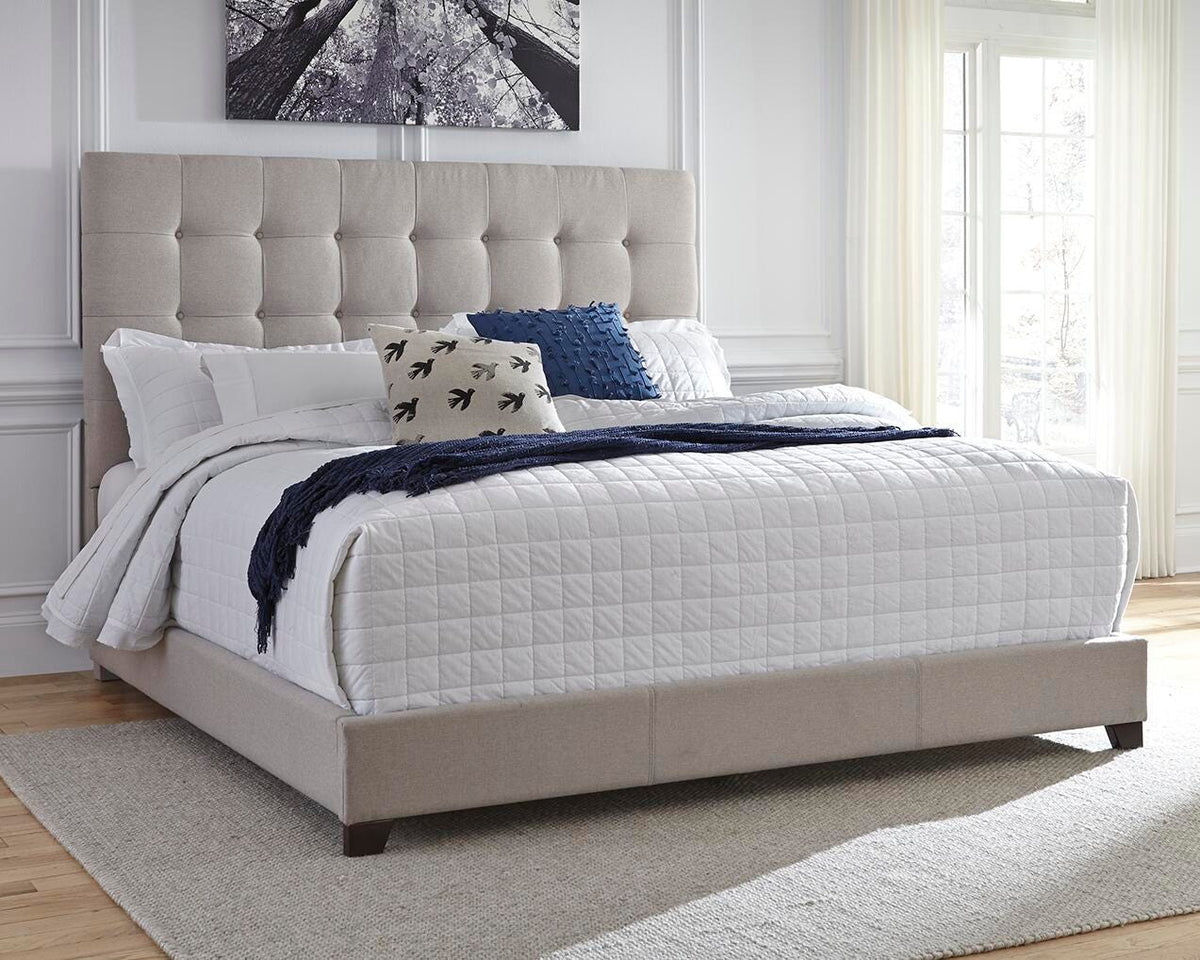 Dolante Upholstered Bed - Queen
