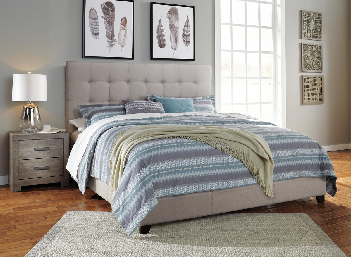 Dolante Upholstered Bed - Queen