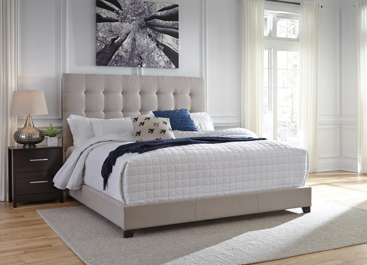 Dolante Upholstered Bed - Queen