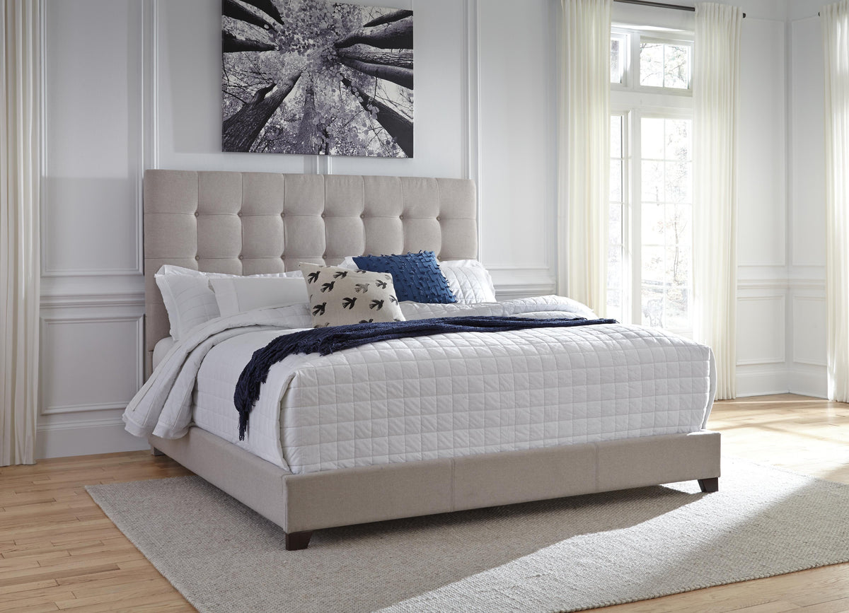 Dolante Upholstered Bed - Queen
