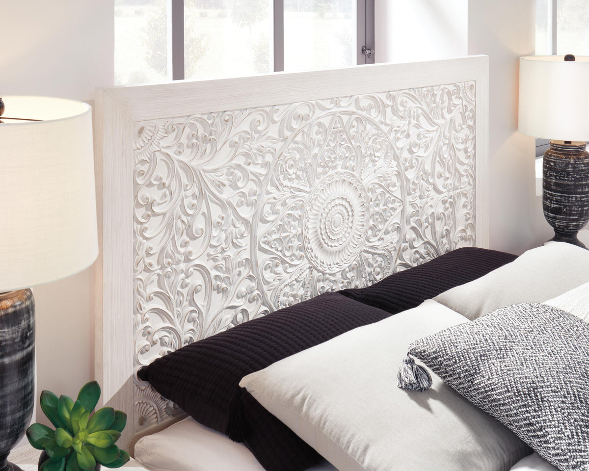 Paxberry Queen Panel Bed, Chest and Nightstand