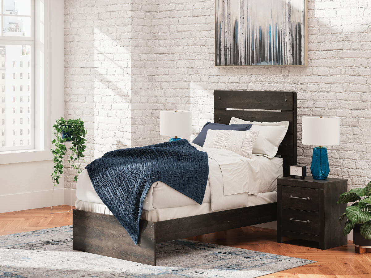 Hollivern Queen Panel Bed