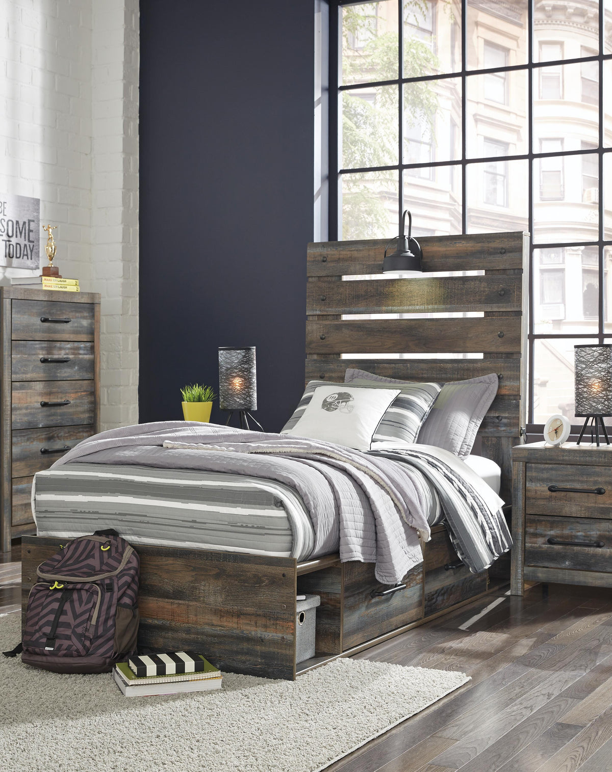 Drystan Queen Panel Bed with 4 Storage Drawers