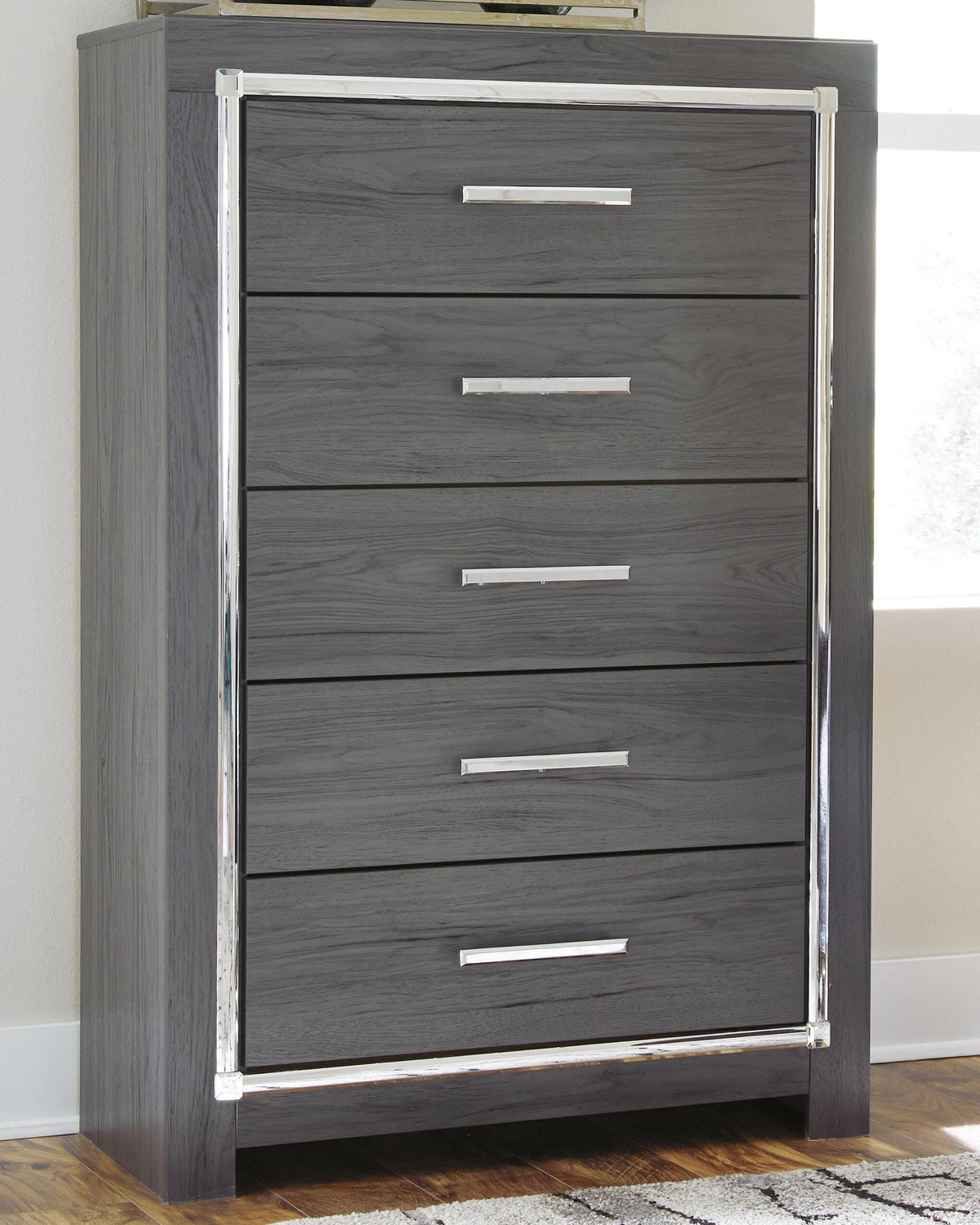 Lodanna King Storage Bed, 2 Chests and 2 Nightstands