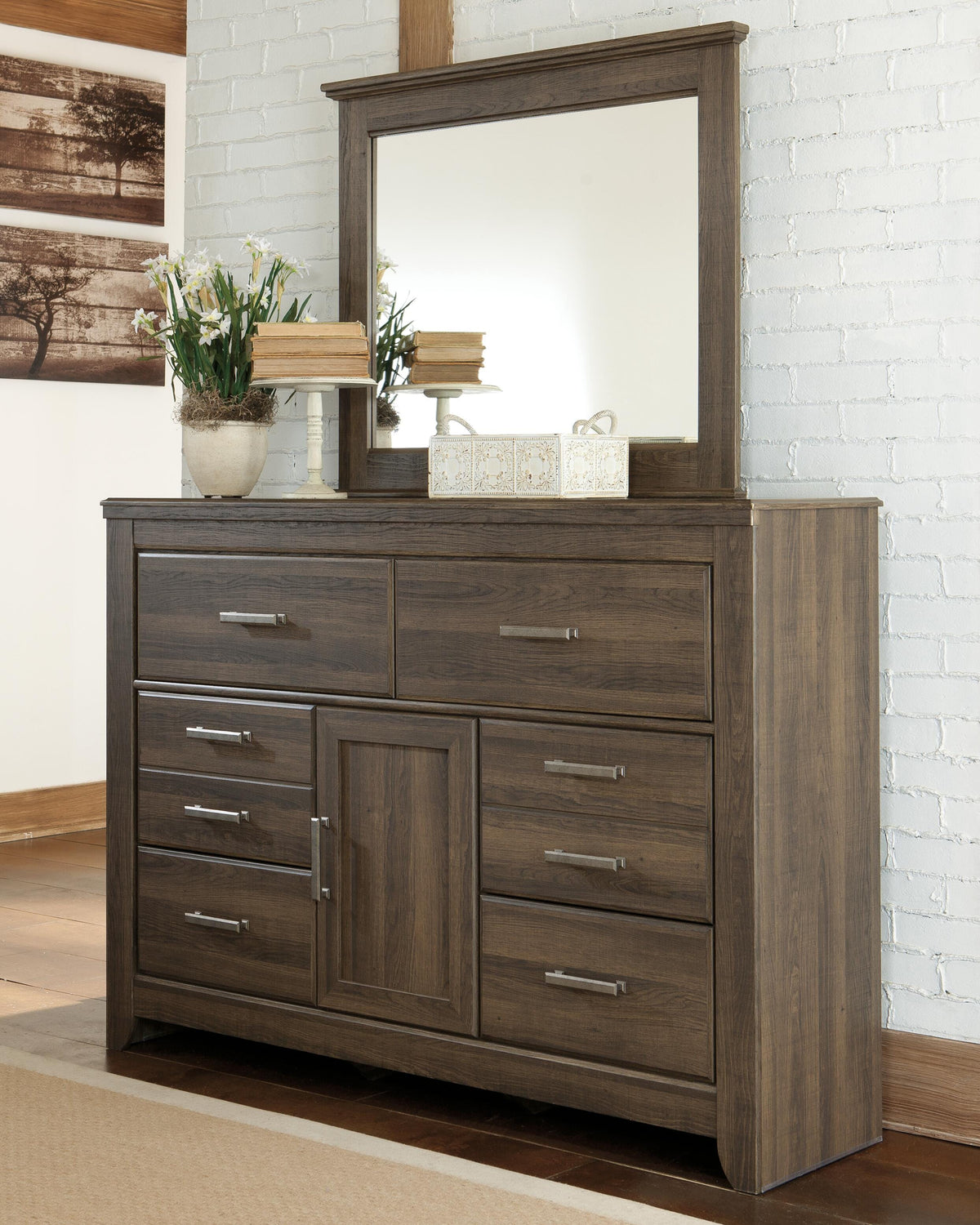 Juararo King Poster Bed, Dresser, Mirror and Chest