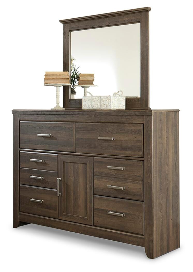 Juararo Queen Poster Bed with Mirrored Dresser and Nightstand