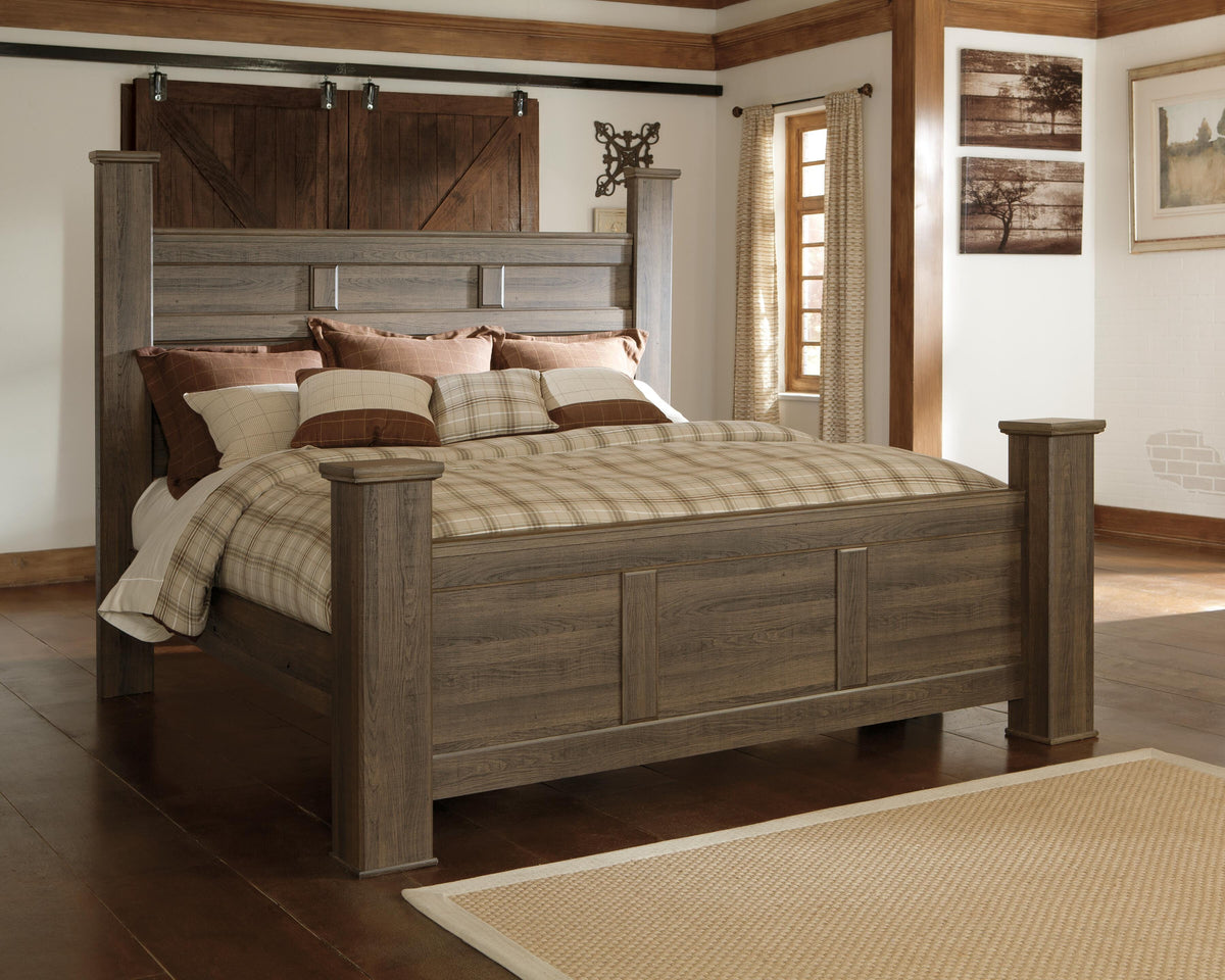 Juararo King Poster Bed and 2 Nightstands