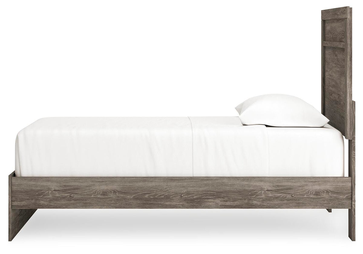 Ralinksi Queen Panel Bed