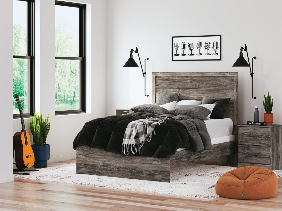 Ralinksi Queen Panel Bed