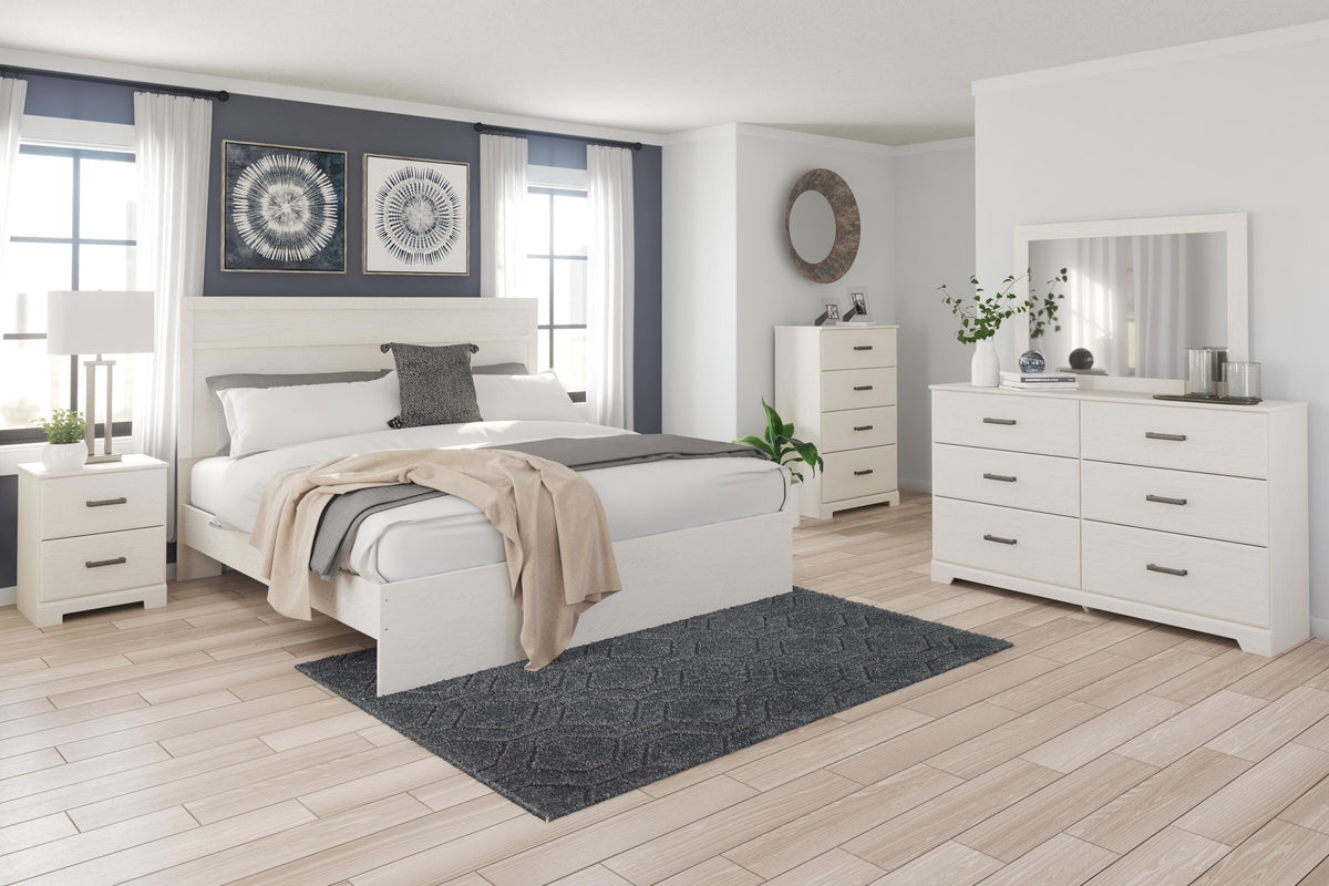 Stelsie Panel Bed - King