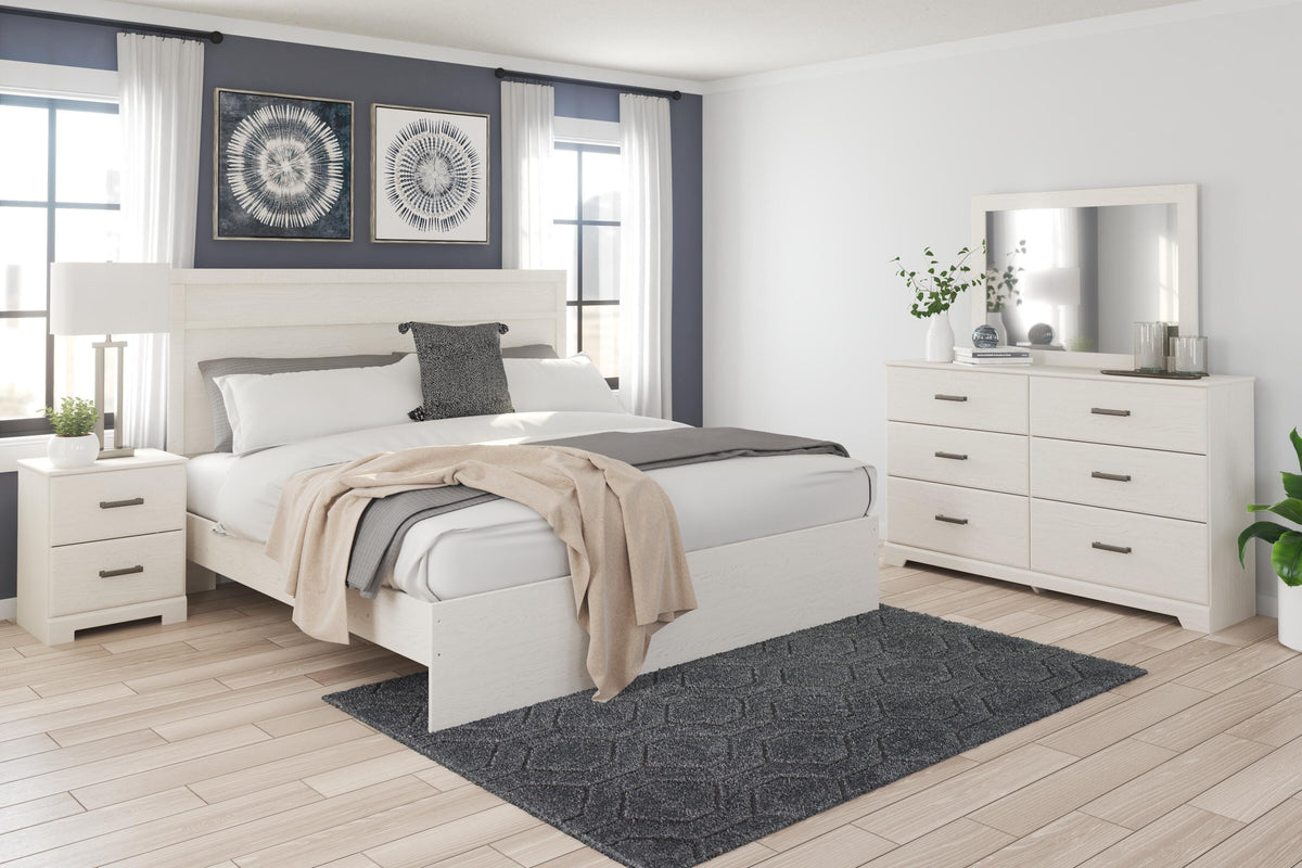 Stelsie Panel Bed - King