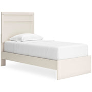Stelsie Queen Panel Bed