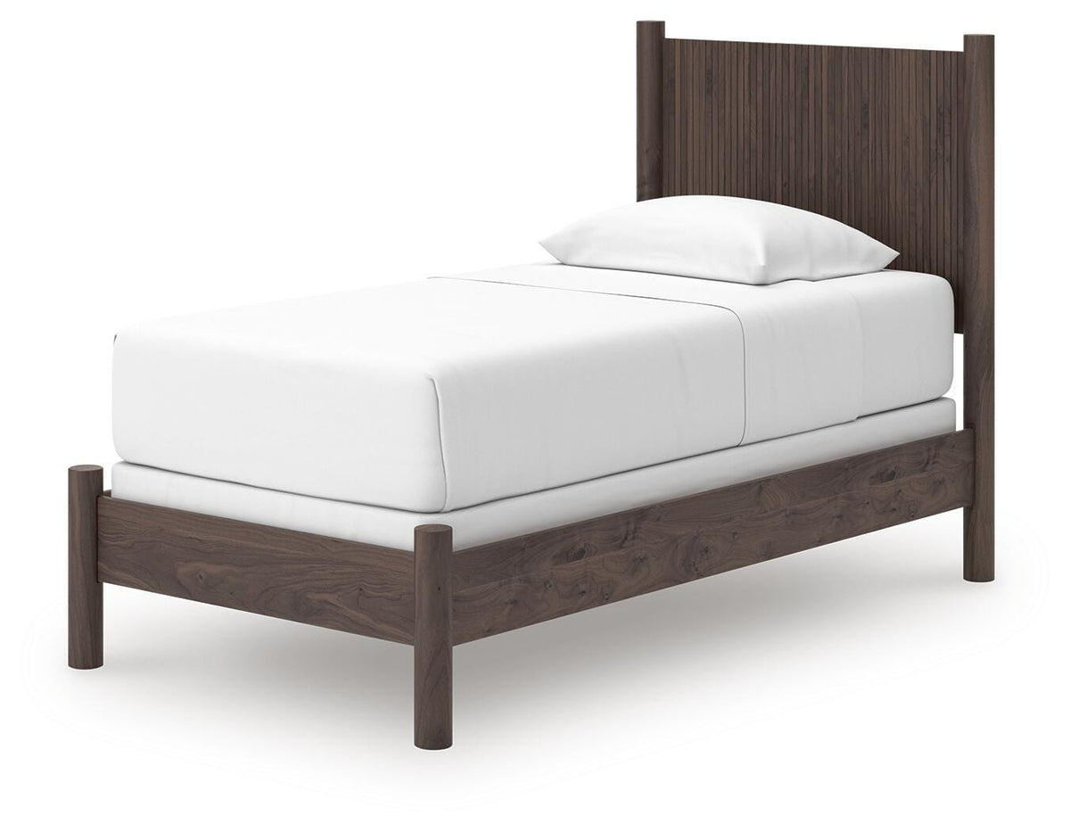 Pamytta Queen Panel Bed