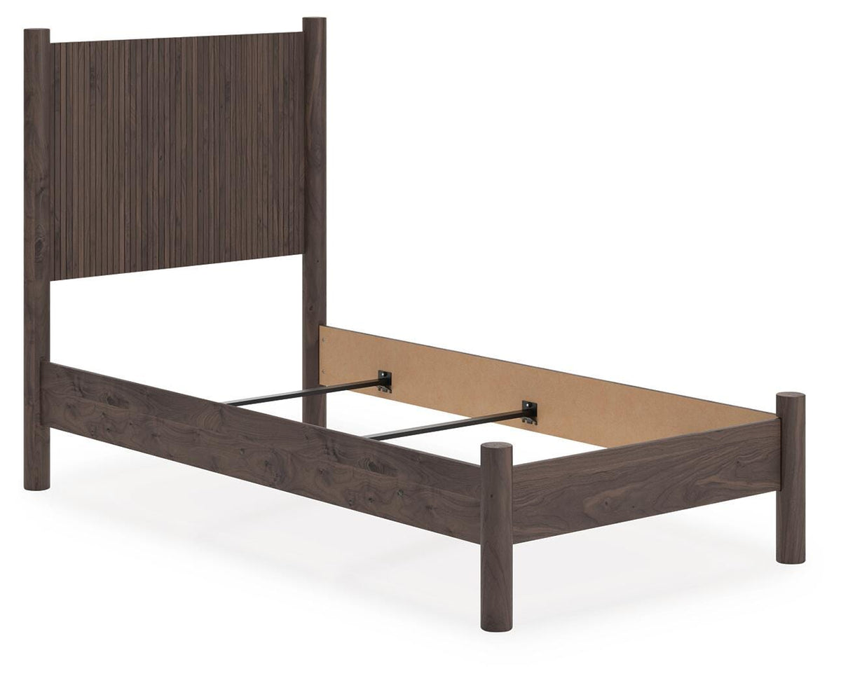 Pamytta Queen Panel Bed