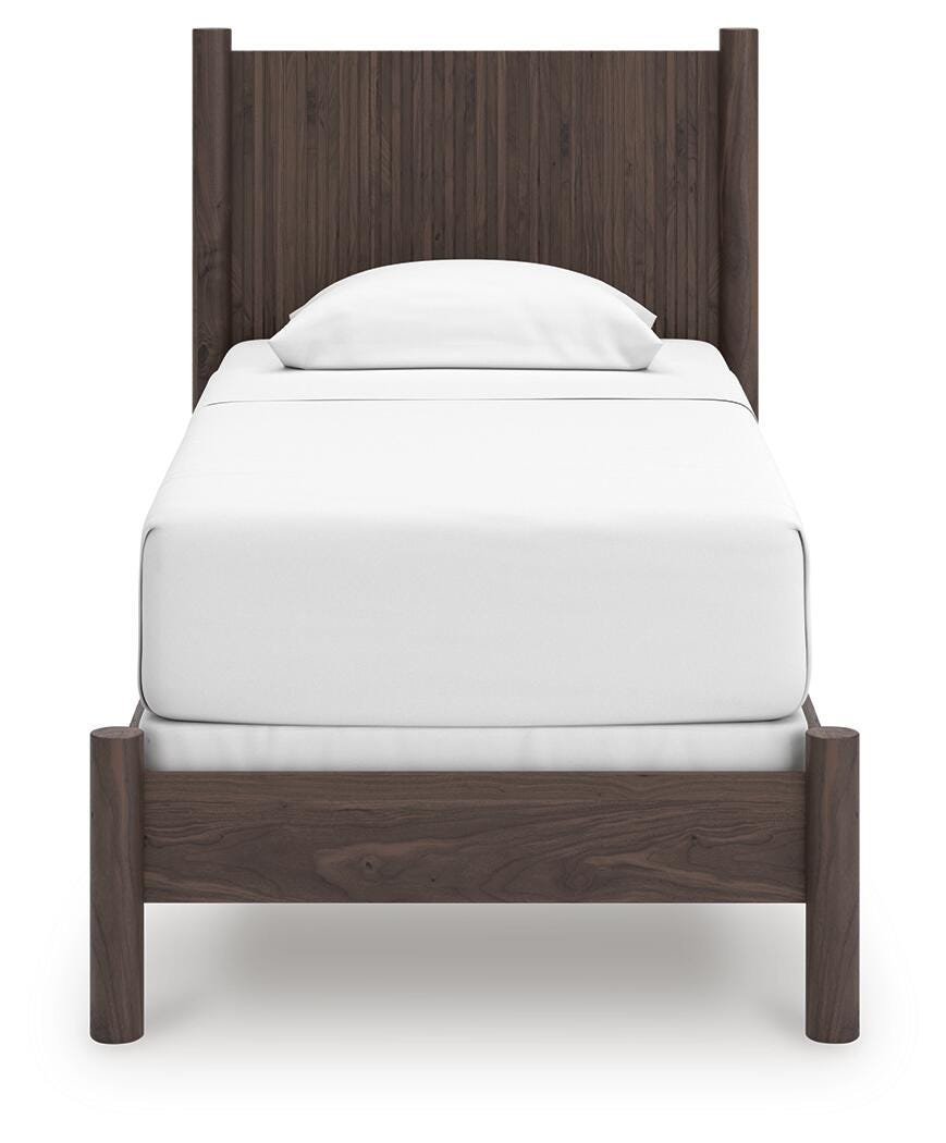 Pamytta Queen Panel Bed