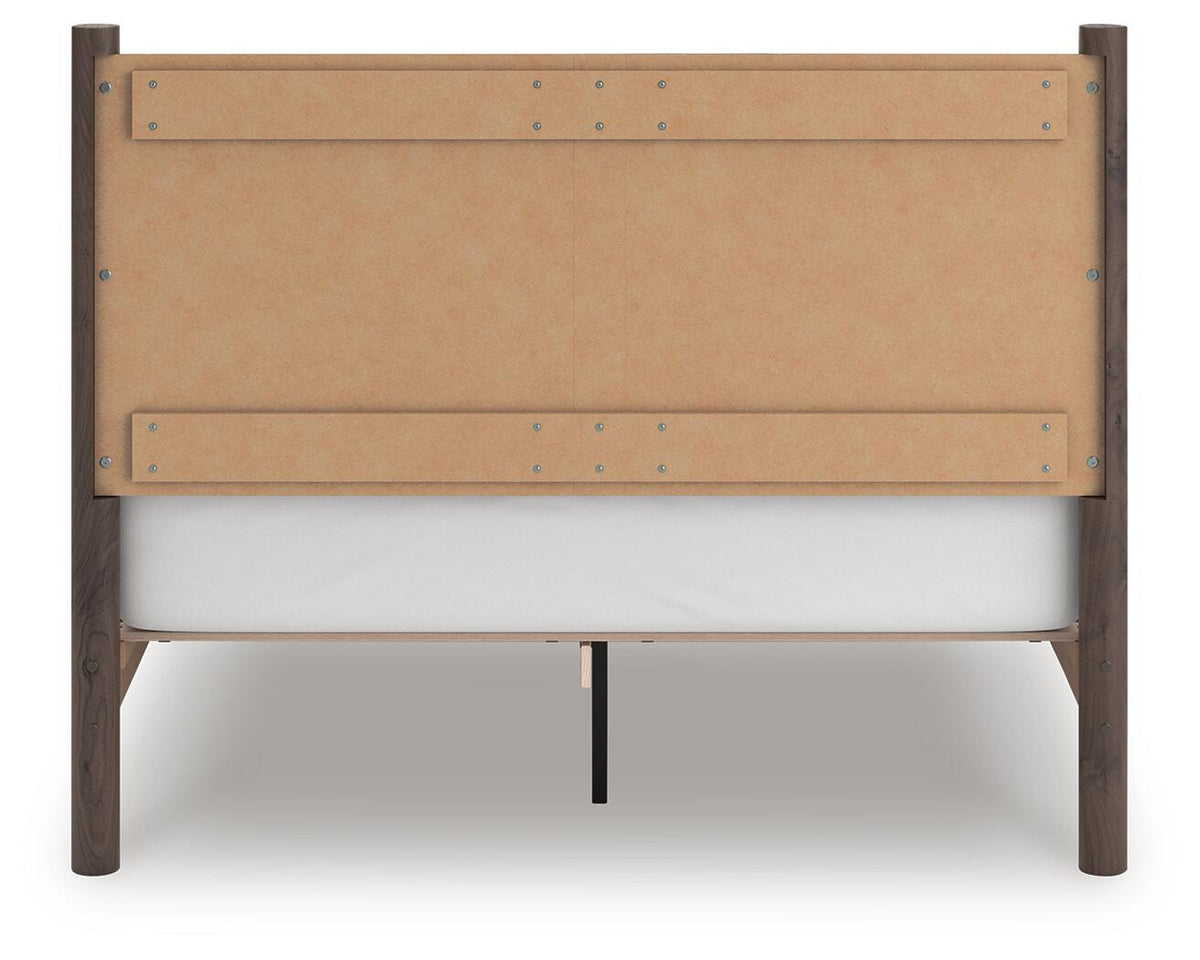 Pamytta Queen Panel Platform Bed, Dresser and Mirror