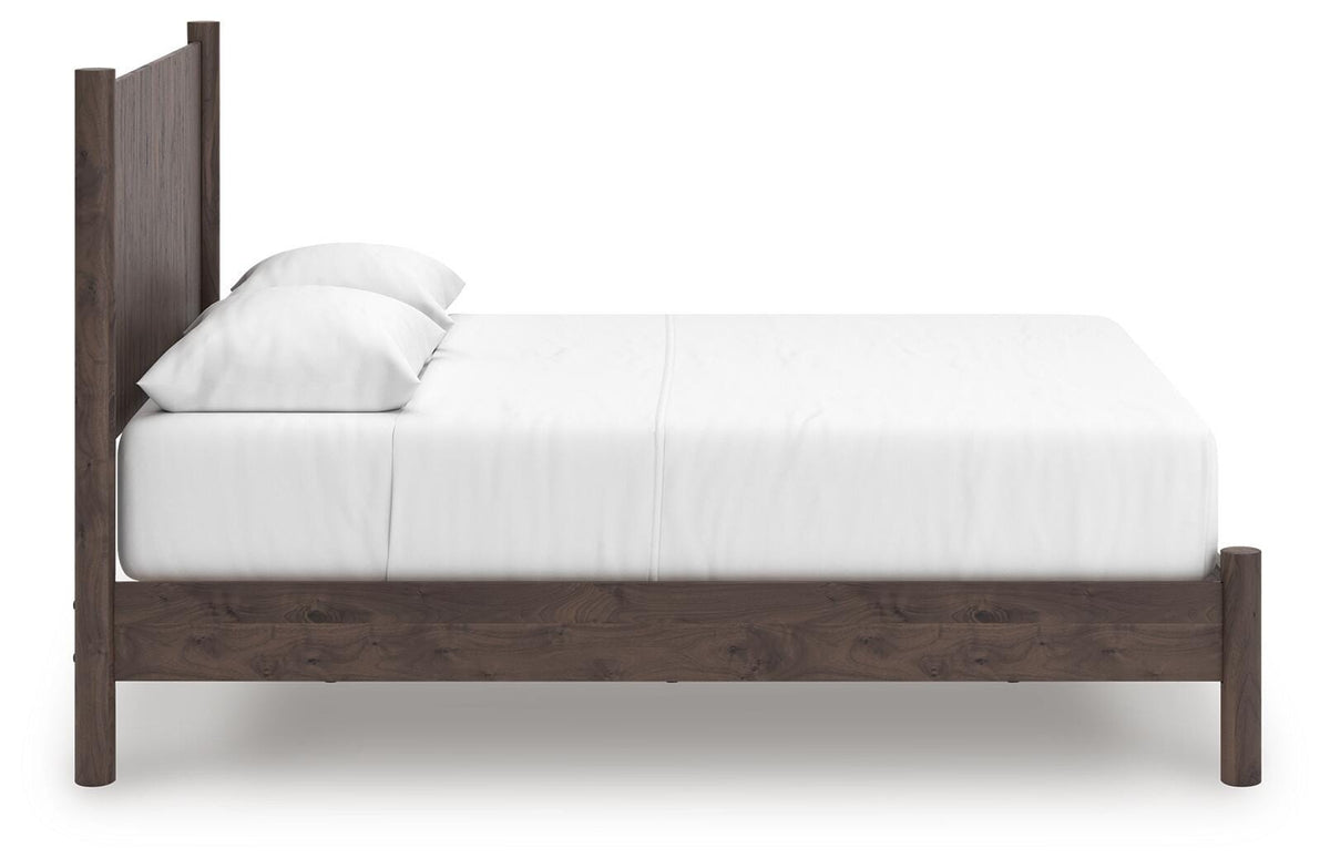 Pamytta Queen Panel Platform Bed, Dresser and Mirror